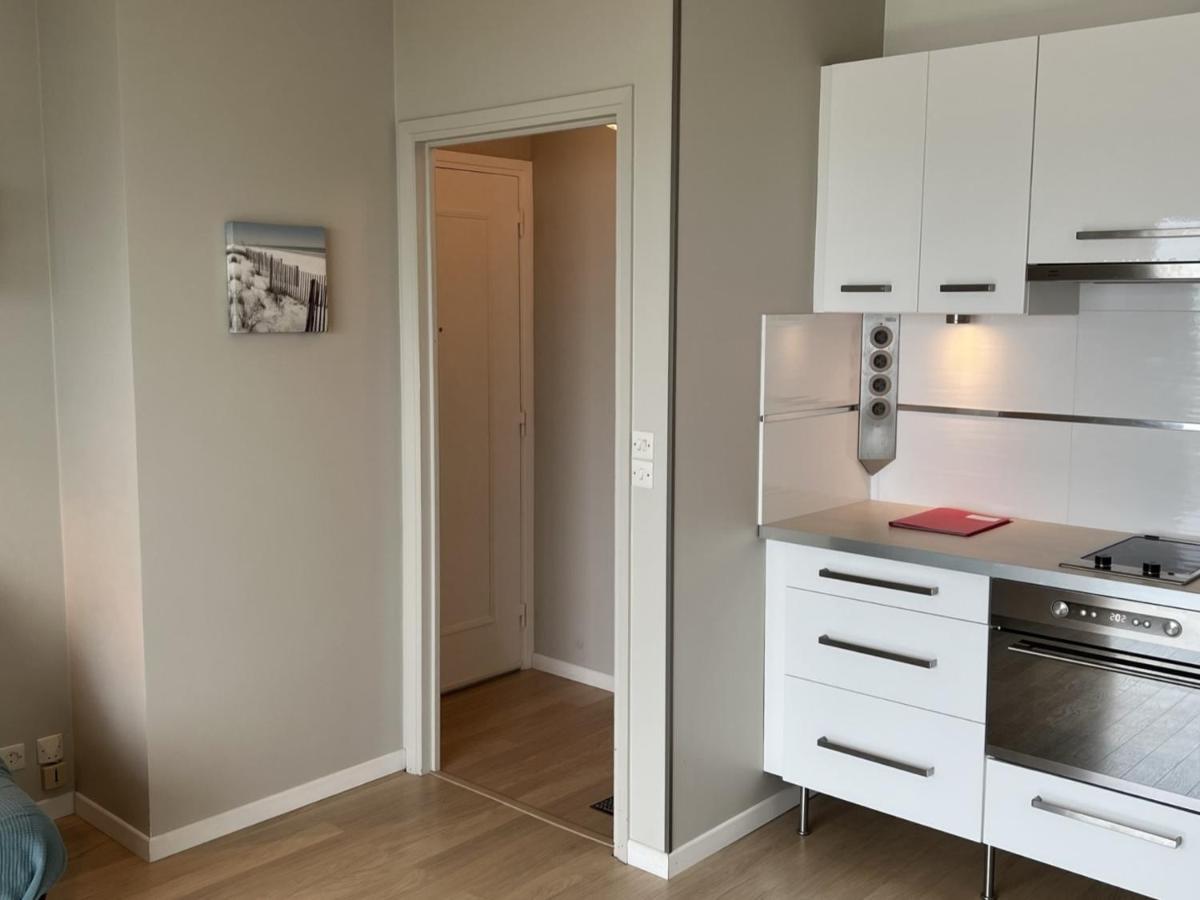 Studio En Centre-Ville De Cabourg Avec Balcon Et Parking - Fr-1-487-345 Extérieur photo